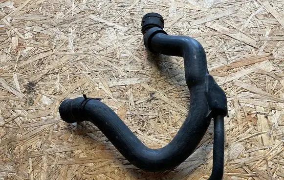 Audi A6 S6 C5 4B Engine coolant pipe/hose