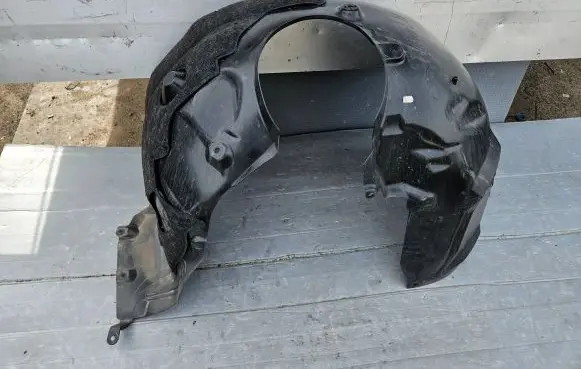 BMW 2 Active Tourer U06 Front arch 51718498435 11252014 05106107108109