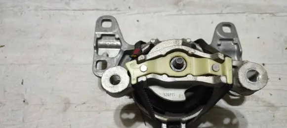 Volvo V40 Engine mount bracket 326F11