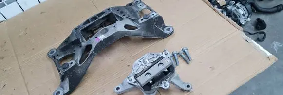 Audi A5 Gearbox mounting bracket 8W0399262AP 8W0399118C 8W0399156