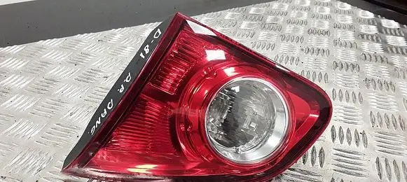 Tailgate rear/tail lights