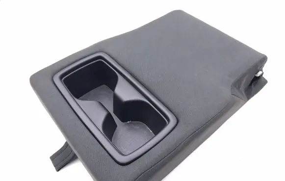 Toyota RAV 4 (XA50) Rear seat armrest 