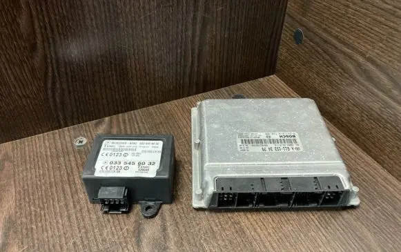 Mercedes-Benz Sprinter W901 W902 W903 W904 Engine control unit/module A6111533479 0281010520