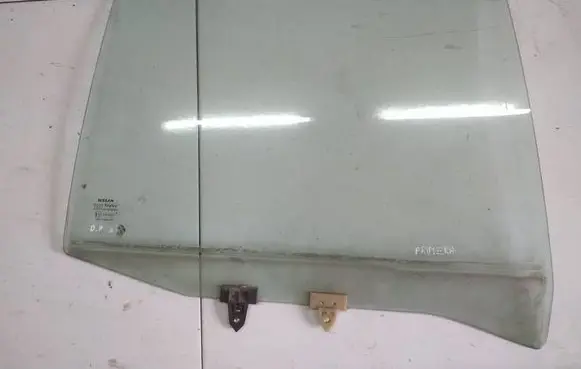 Nissan Primera Rear door window glass AS2