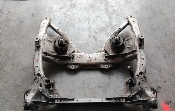 BMW 5 G30 G31 Front subframe 6861106