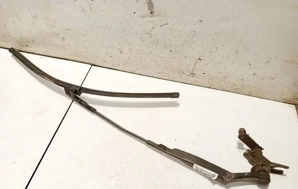 Volkswagen PASSAT B5.5 Front wiper blade arm 3b1955409c