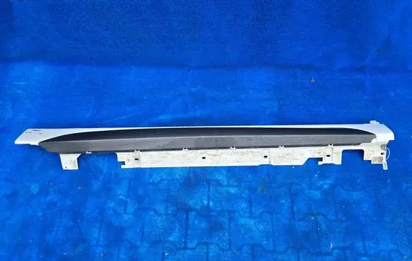 BMW X2 F39 Sill/side skirt trim 8068424