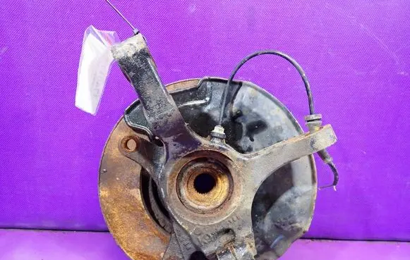 Suzuki Splash Front wheel hub spindle knuckle