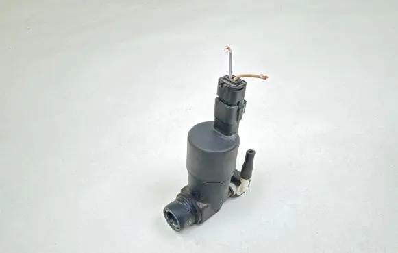 Mazda 3 I Windscreen/windshield washer pump 9634558980 9632984980
