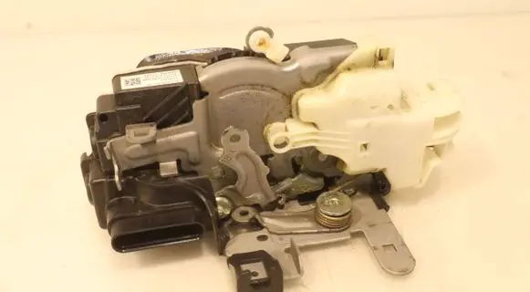 Volvo V40 Front door lock 31391822