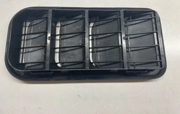 Audi Q3 8U Quarter panel pressure vent 7N0819465D 7N0819465E