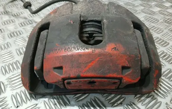 Front brake caliper
