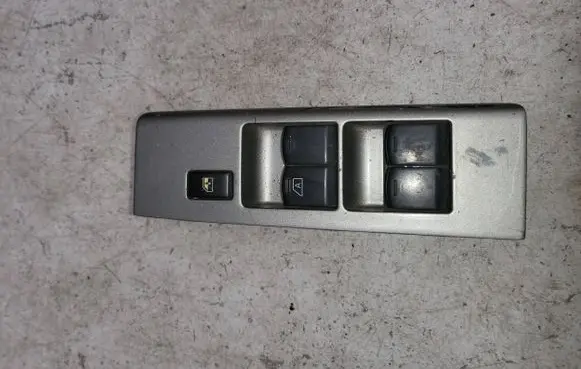 Nissan Navara D22 Electric window control switch 254014x01d