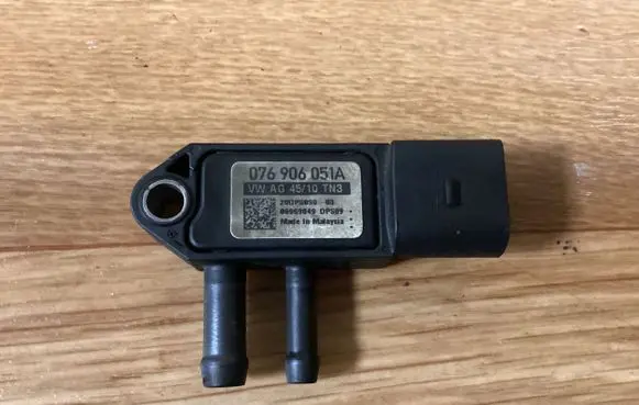Volkswagen PASSAT B6 Exhaust gas pressure sensor 076906051A AG4510TN3