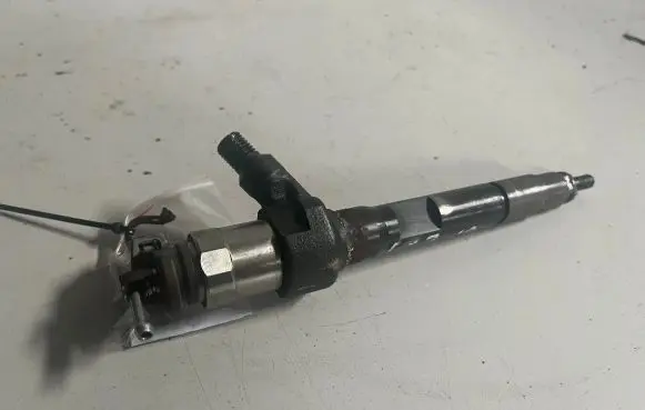 Mazda CX-7 Fuel injector