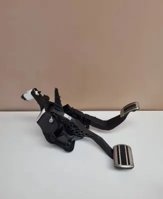 Peugeot 2008 II Pedal assembly 9824305280 02632022 84MM9C0645226