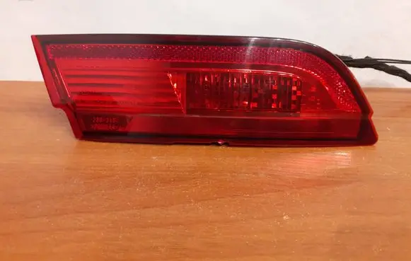 Jaguar XF Tailgate rear/tail lights 8X2315K273CD 2NE23804603