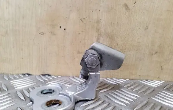 Ford Focus Front door lower hinge 