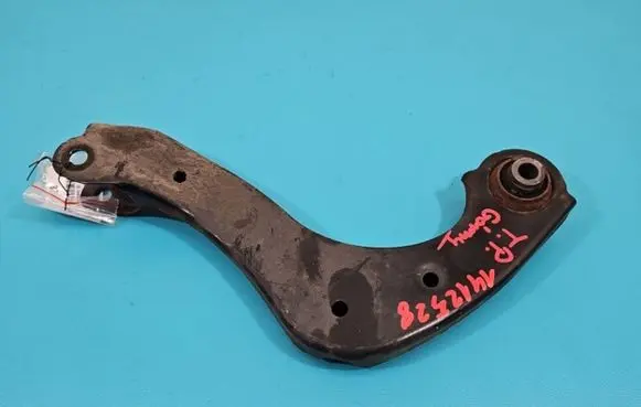 Rear control arm