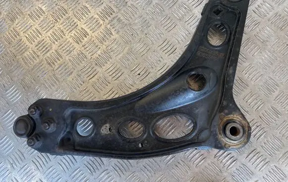 Front lower control arm/wishbone