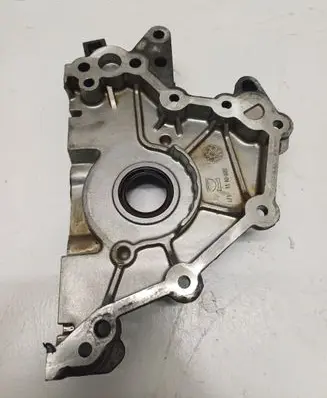 Volkswagen Golf VI Timing chain cover 04E103153B