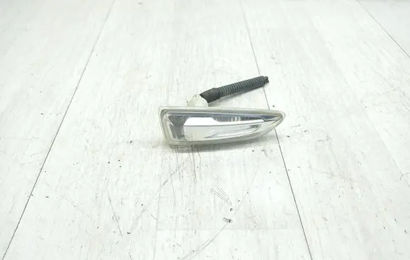 Opel Astra J Front fender indicator light 13273104