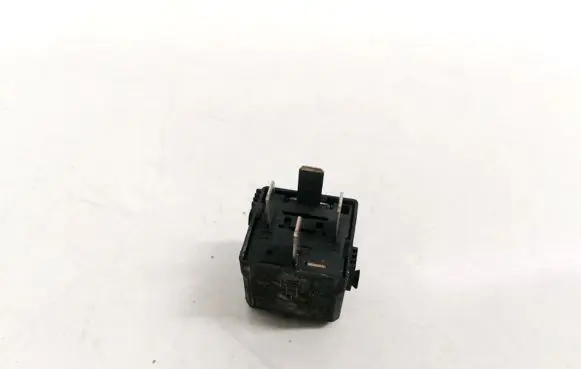Mercedes-Benz C W203 Other relay A0025421319 4RA00779100