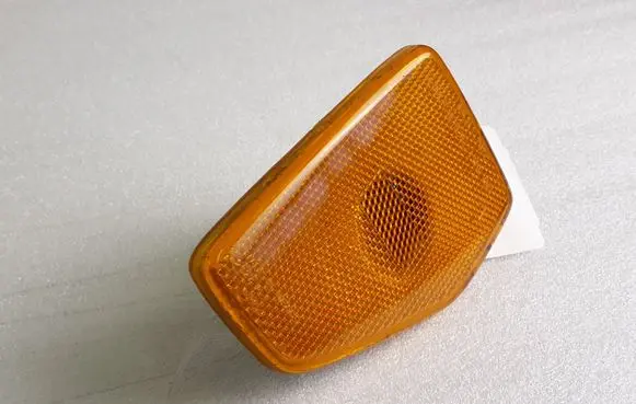 Hummer H3 Front fender indicator light 26533262