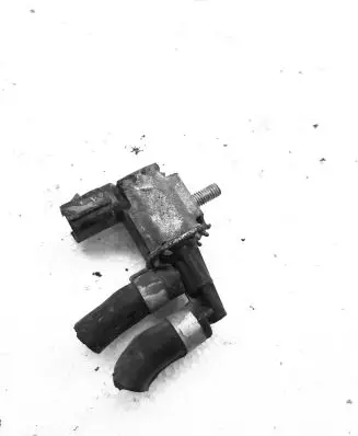 Nissan Almera N16 Engine mount vacuum valve 5T48474