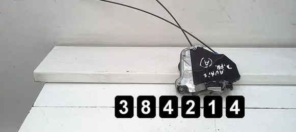 Toyota Auris 150 Front door lock A046693