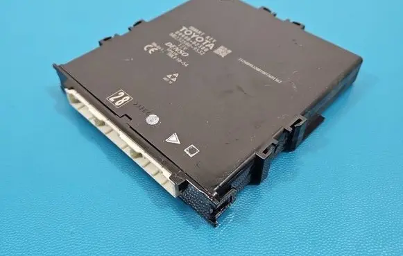 Toyota Auris E180 Central body control module 8999002380 IMPRK1540944