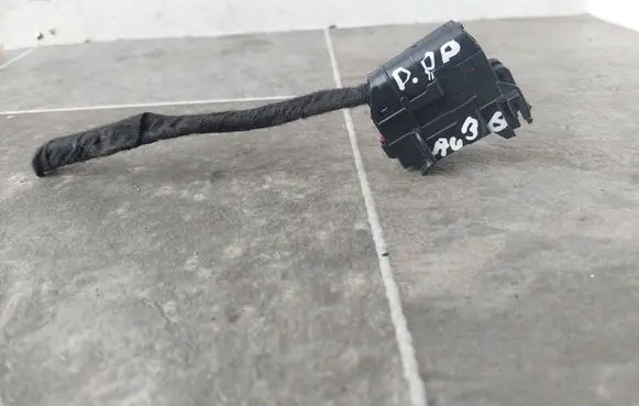 Audi A4 S4 B6 8E 8H Front door wiring loom 8E0971981A