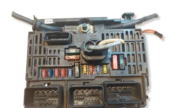 Citroen C4 I Central body control module 9657718780 BSML0600 S118983006L