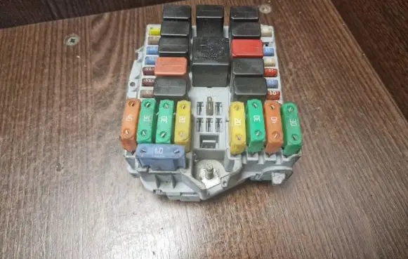 Iveco Daily 4th gen Fuse box set 69501171