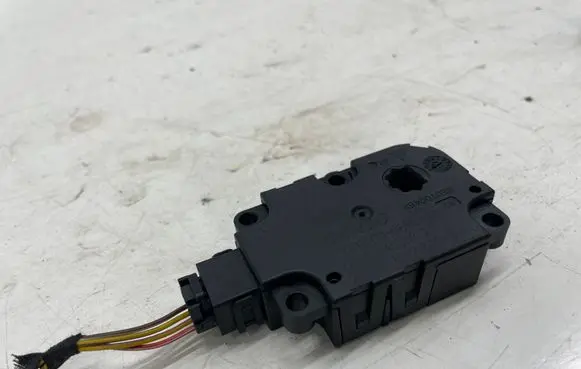 Mercedes-Benz B W246 W242 Air flap motor/actuator