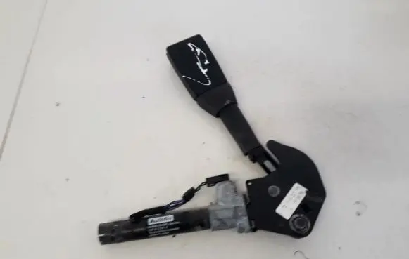 BMW 5 E39 Front seatbelt buckle 563067417B