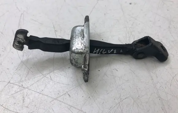 Toyota Hilux (AN10, AN20, AN30) Front door check strap stopper
