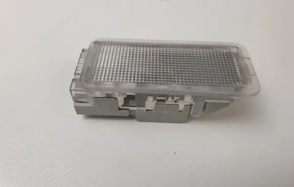 Peugeot 508 Boot/trunk interior light 
