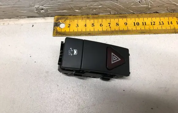 Mercedes-Benz E W212 Hazard light switch 2129051000 0912000815 33692502