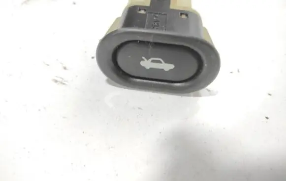 Saab 9-5 Tailgate opening switch 4733440 156796
