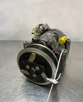 Peugeot 5008 II Air conditioning (A/C) compressor (pump) 9686061780AA