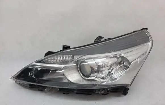Toyota Verso Headlight/headlamp 81150-0F161-00