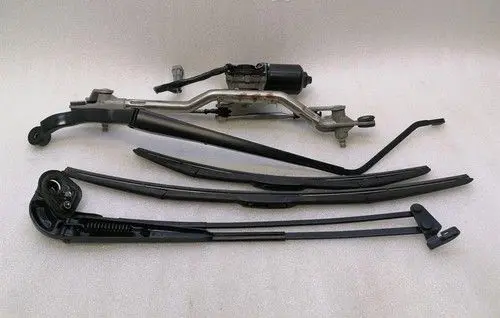 Ferrari FF Front wiper linkage and motor 82963900