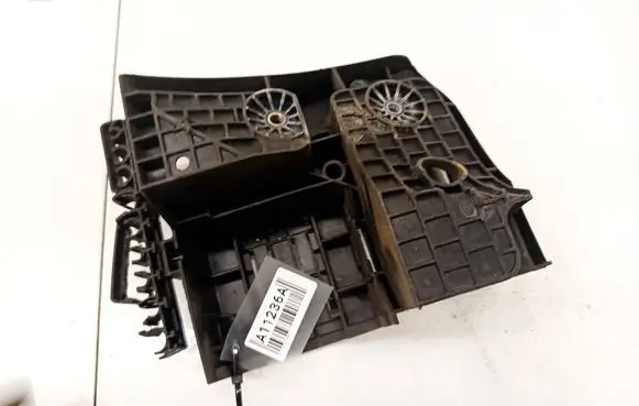 Skoda Octavia Mk2 (1Z) Fuse box cover 1K0907361B