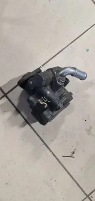 Audi Q7 4L Power steering pump 7L0422154
