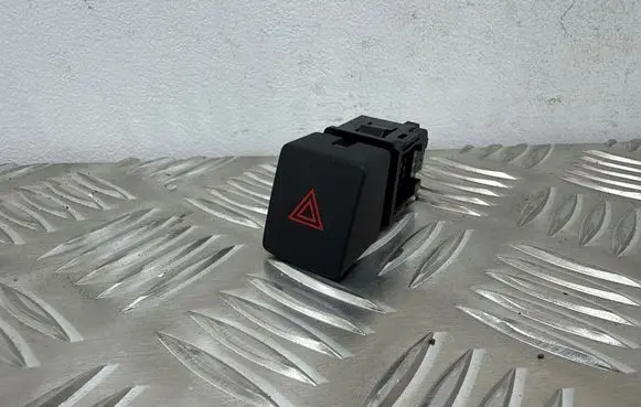 Nissan Qashqai Hazard light switch 299125472 02010