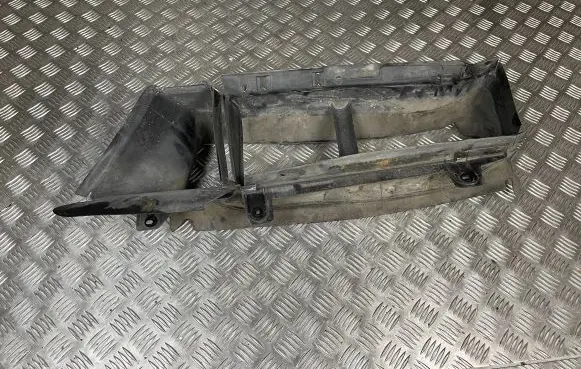 Ford Focus Intercooler air guide/duct channel BM51-8314-C BM518314C