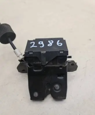 Loading door lock