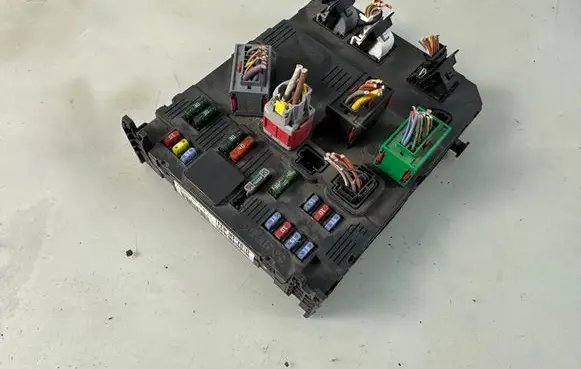Citroen Berlingo Comfort/convenience module 9657999880