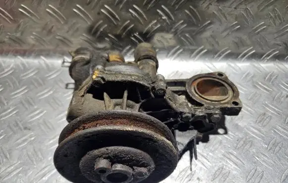 Volkswagen Golf III Water pump 056121013E 056121013